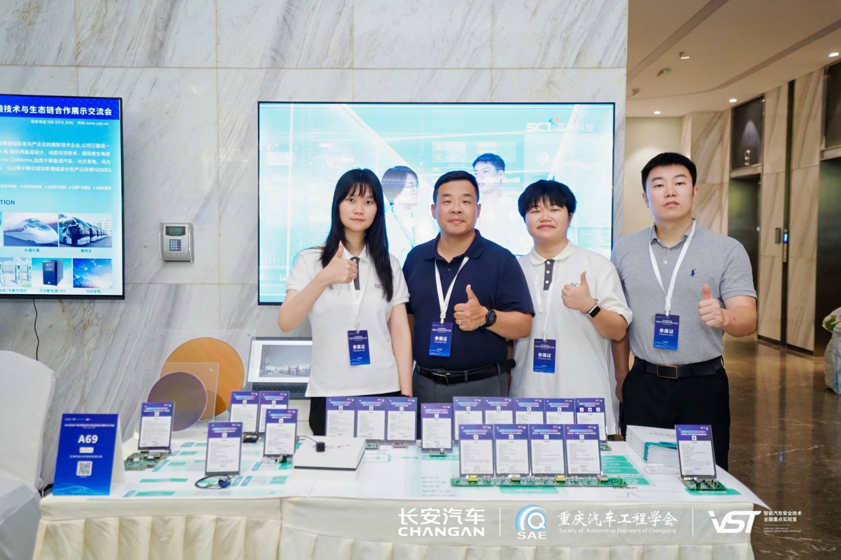 一群人站在桌子前AI 天生的内容可能不准确。。。。